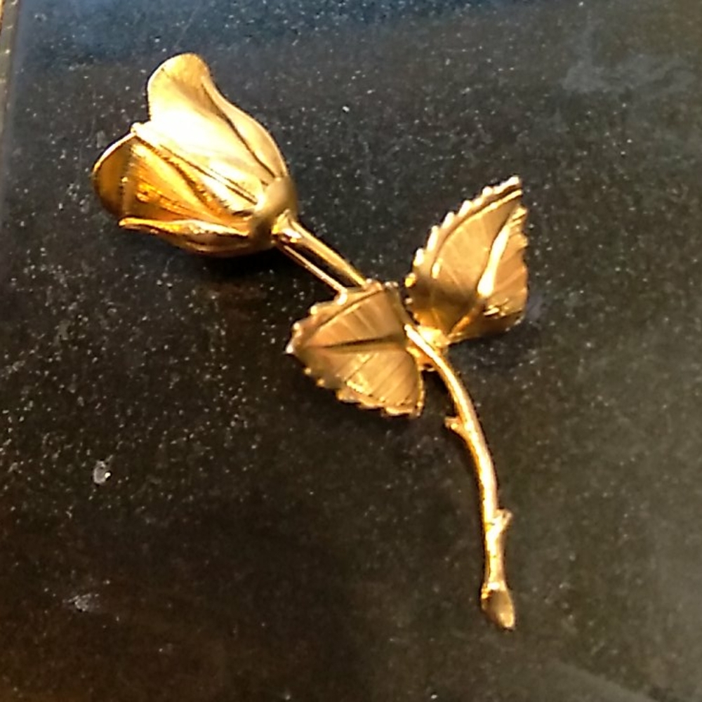 Giovanni Gold toned Rose Brooch